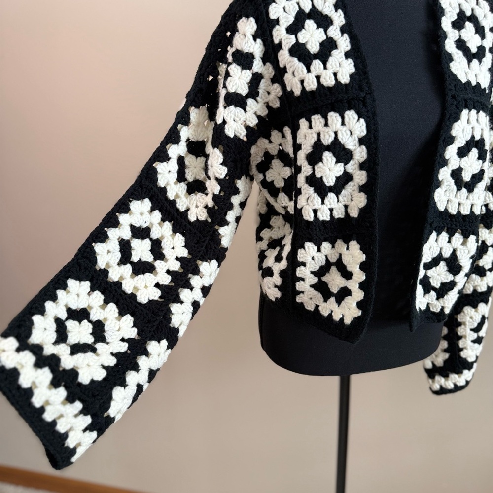 Davi & Dani Crochet Granny Square Cardigan Black Cream Boho Small - Picture 2 of 9